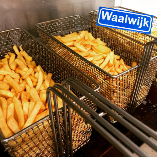 Frietkar bakt friet in Waalwijk